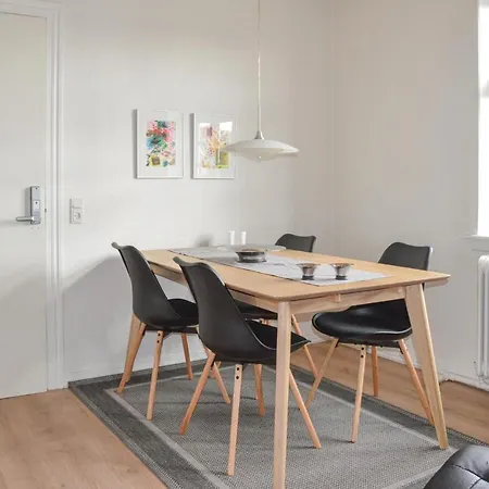 Apartment Awesome In W/ Wifi And 2 Bedrooms *